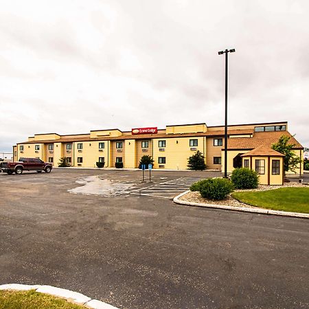 Econo Lodge Уотъртаун Екстериор снимка